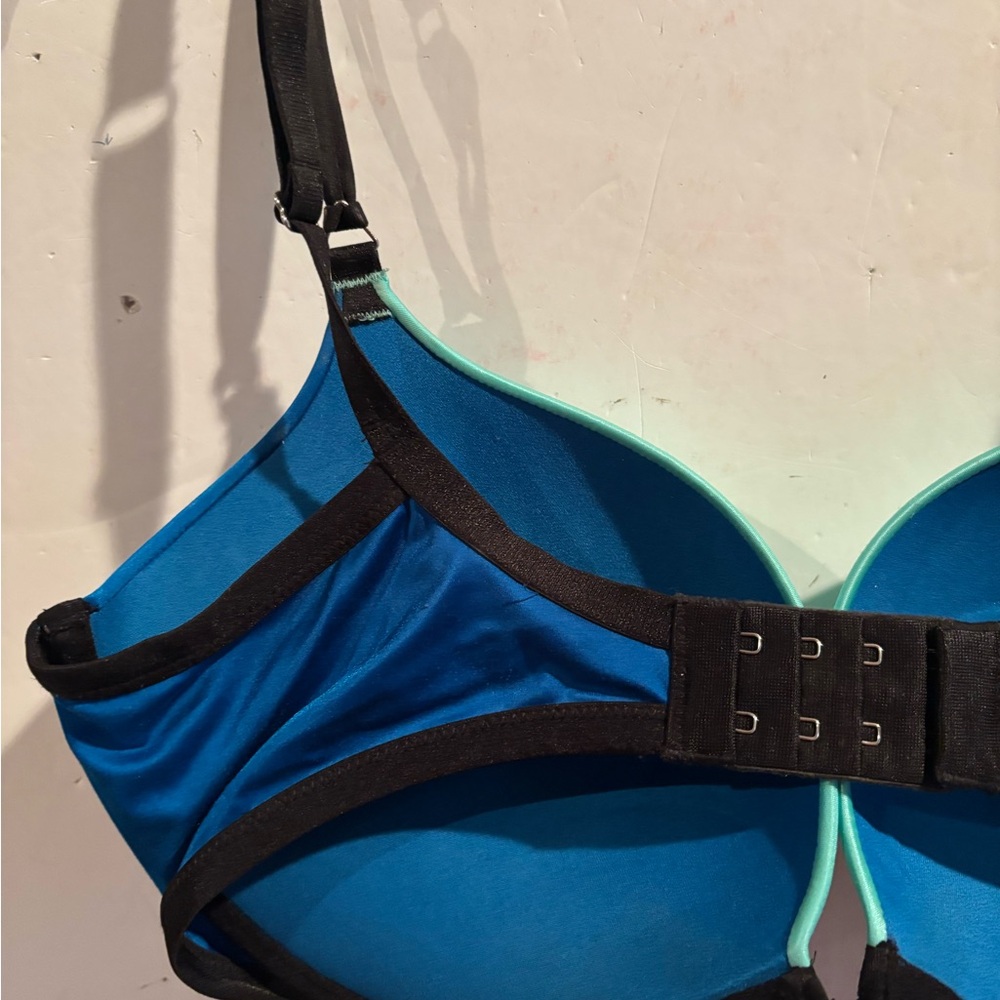 Victoria’s Secret Sz 36D Bombshell Plunge Colorblock Underwire Bra - Picture 5 of 10